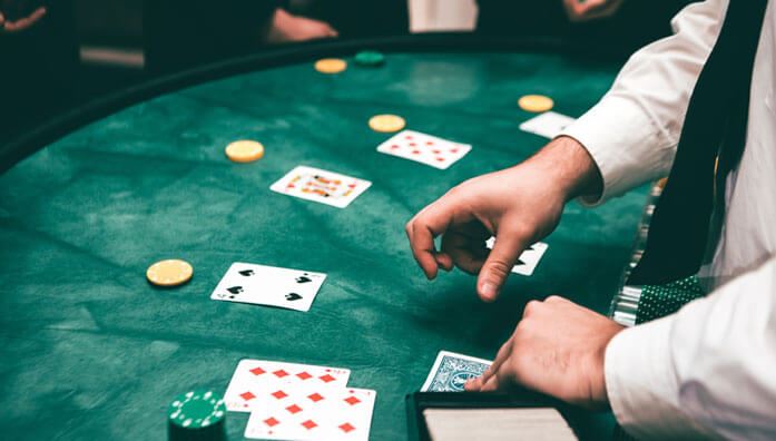 Poker Showdown/Mucking: The Ultimate Guide