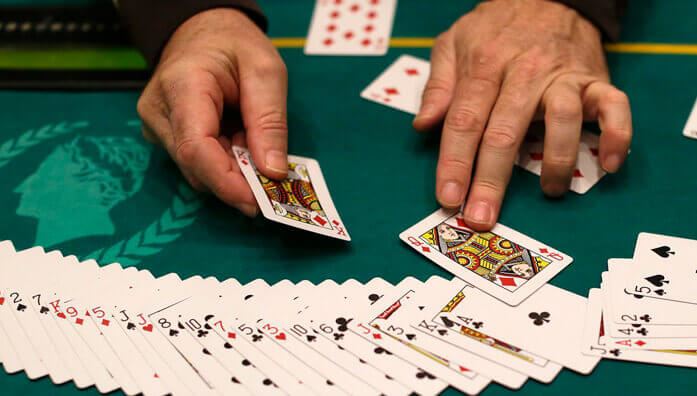 advantages of table stakes in poker